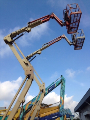 รถกระเช้า บูมลิฟต์ JLG 450AJ สูง 13.72 m (USA) สนใจโทร. 080-6565422 (หนิง)