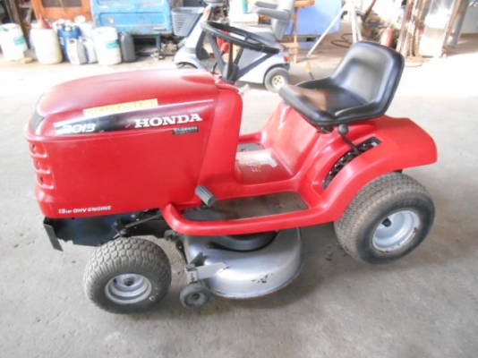 ขายรถตัดหญ้า HONDA 2013 สองใบตัด13แรง พร้อมใช้งาน ขายรถตัดหญ้า HONDA 2013 สองใบตัด13แรง พร้อมใช้งาน