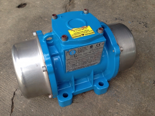 ขายมอเตอร์สั่น-เขย่า Venanzetti made in Italy 1/3 HP. 380V สภาพดีวิ่งนิ่ม สั่นแรง สภาพสวยพร้อมใช้งาน