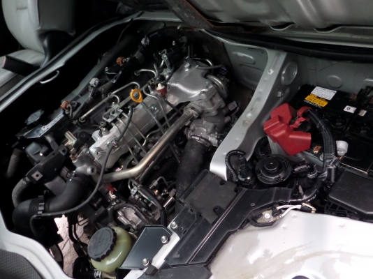 รถยนต์มือสองรุ่นTOYOTA HIACE COMMUTER 2.5D4D MT ปี2012