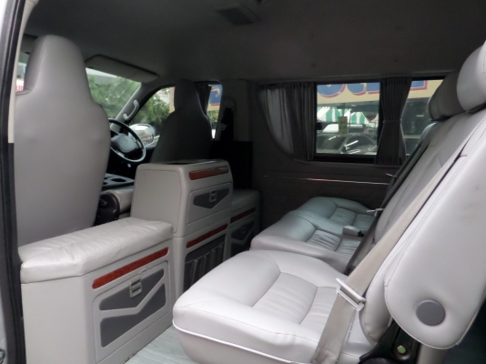 รถยนต์มือสองรุ่นTOYOTA HIACE COMMUTER 2.5D4D MT ปี2012