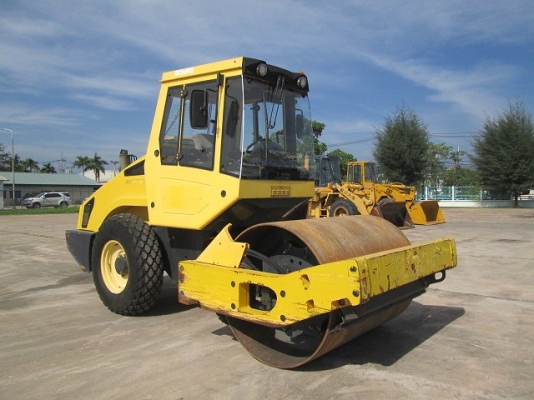 ขายรถบดสั่นสะเทือนขนาด 10 ตัน Bomag BW179DH-4 มือสองนำเข้าจากยุโรป