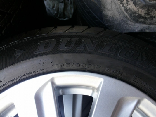 ล้อแม็ก All New Yaris Vios ถอดป้ายแดง พร้อมยาง Dunlop sport2030 185 60 15