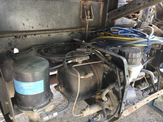 รถฮีโน่ 6 ล้อ FG1J 220 แรงม้า. ปี 51.   ( รถวิ่ง 23x,xxx กม. )    สนใจติดต่อ  081 - 6079515