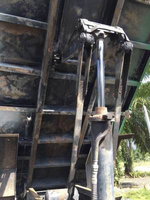 รถฮีโน่ 6 ล้อ FG1J 220 แรงม้า. ปี 51.   ( รถวิ่ง 23x,xxx กม. )    สนใจติดต่อ  081 - 6079515