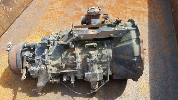 ขาย เกียร์  FM1J  260 แรงม้า. ปี 47.   สนใจติดต่อ  081 - 6079515