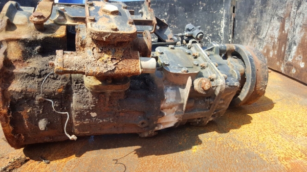 ขาย เกียร์  FM1J  260 แรงม้า. ปี 47.   สนใจติดต่อ  081 - 6079515