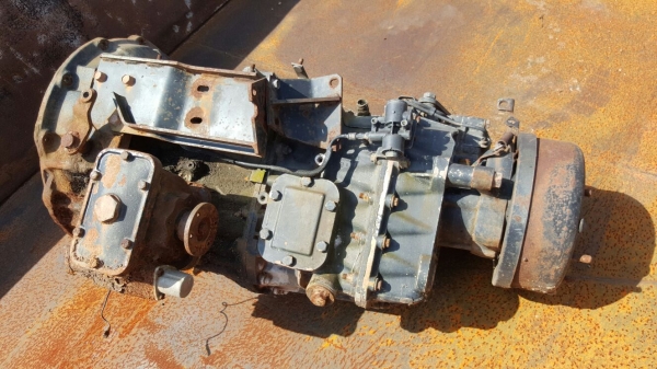 ขาย เกียร์  FM1J  260 แรงม้า. ปี 47.   สนใจติดต่อ  081 - 6079515