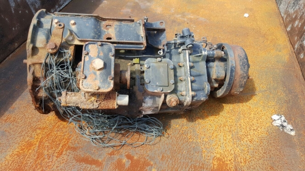 ขาย เกียร์  FM1J  260 แรงม้า. ปี 47.   สนใจติดต่อ  081 - 6079515