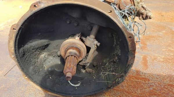 ขาย เกียร์  FM1J  260 แรงม้า. ปี 47.   สนใจติดต่อ  081 - 6079515