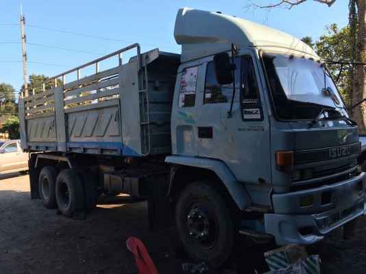 รถอีซูซุ 10 ล้อดั้ม FXZ  240 แรงม้า. ปี 39. (  นางฟ้าแท้. )   สนใจติดต่อ  081 - 6079515