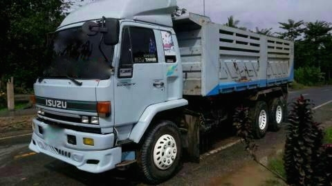 รถอีซูซุ 10 ล้อดั้ม FXZ  240 แรงม้า. ปี 39. (  นางฟ้าแท้. )   สนใจติดต่อ  081 - 6079515