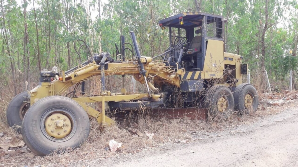 ขาย รถเกรด KOMATSU GD313H สภาพใช้งานได้ปกติ เอกสารใบซื้อขาย ราคาต่อรองได้ครับ