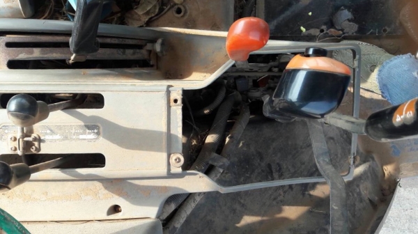 ขาย รถไถ 2 เพลา FORD 6640 คานหน้า CARRARO เอกสารเล่มทะเบียนครบ อุปกร์มีผาน 7 และผานดันหน้า