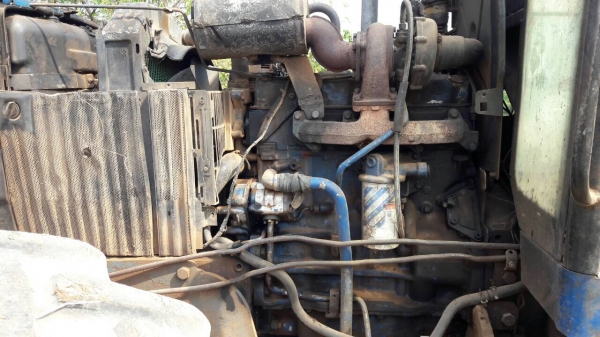 ขาย รถไถ 2 เพลา FORD 6640 คานหน้า CARRARO เอกสารเล่มทะเบียนครบ อุปกร์มีผาน 7 และผานดันหน้า