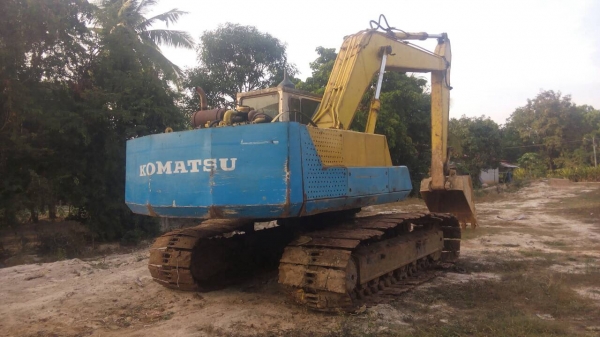 ขาย แบคโฮ KOMATSU PC200-3 คอนโทรลสั้น รถใช้งานอยู่เป็นประจำ เครื่องดี ปั้มรุ่น 5 เอกสารใบซื้อขาย