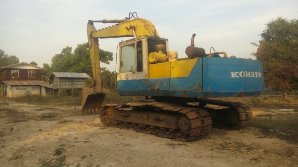 ขาย แบคโฮ KOMATSU PC200-3 คอนโทรลสั้น รถใช้งานอยู่เป็นประจำ เครื่องดี ปั้มรุ่น 5 เอกสารใบซื้อขาย