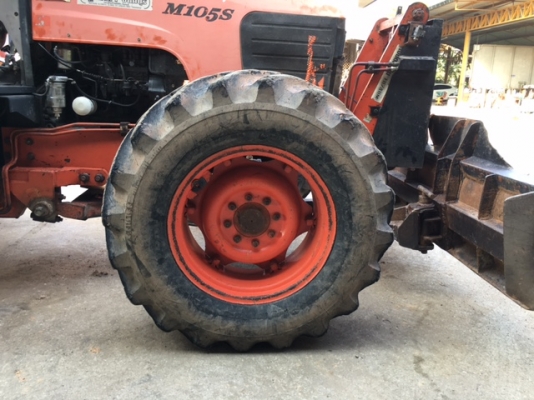 รถแทรกเตอร์ M105s รถแทรกเตอร์ M105s