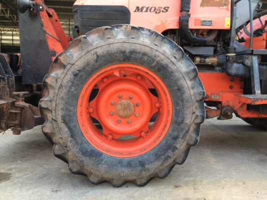 รถแทรกเตอร์ M105s รถแทรกเตอร์ M105s