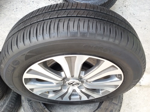 ขายล้อHonda Freed15 พร้อมยาง 4 ล้อ