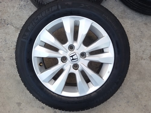 ขายล้อแม็กHONDA CITYขอบ15 ยางปี 0514  4 ล้อ