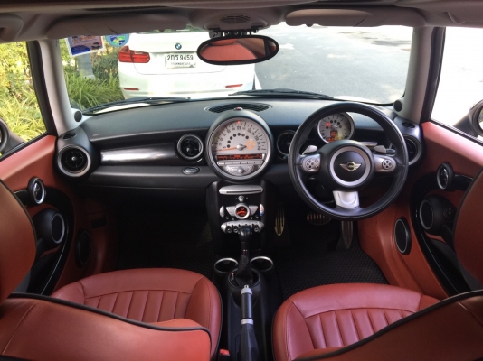 ถูกสุดๆ Mini Cooper R56 ปี 2008 รถมือเดียวออกศูนย์ Millennium สภาพป้ายแดง รถใช้น้อยไมล์แท้ 29.xxx km ออฟชั่นเต็ม