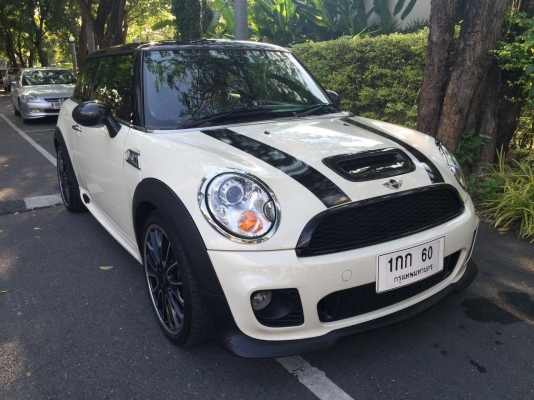 ถูกสุดๆ Mini Cooper R56 ปี 2008 รถมือเดียวออกศูนย์ Millennium สภาพป้ายแดง รถใช้น้อยไมล์แท้ 29.xxx km ออฟชั่นเต็ม