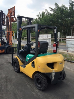 KOMATSU FD20T-16 รถปี 2007  ดีเซล  เสายกสูง 4 เมตร เกียร์ออโต้ รถสวยพร้อมใช้งาน