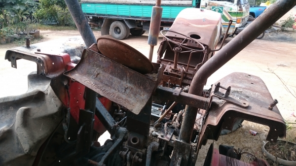 ขายรถไฟไหม้ คูโบต้า 45Di.   พร้อมเครื่อง+ เกียร์ดี  พร้อมชุดดันหน้า  ทั้งตันตามรูป 60,000 บาท