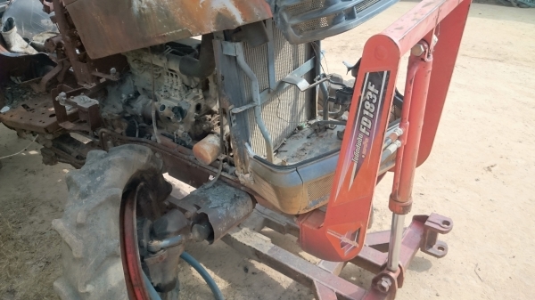 ขายรถไฟไหม้ คูโบต้า 45Di.   พร้อมเครื่อง+ เกียร์ดี  พร้อมชุดดันหน้า  ทั้งตันตามรูป 60,000 บาท