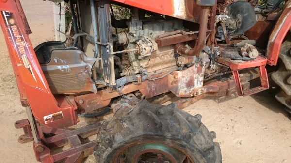 ขายรถไฟไหม้ คูโบต้า 45Di.   พร้อมเครื่อง+ เกียร์ดี  พร้อมชุดดันหน้า  ทั้งตันตามรูป 60,000 บาท