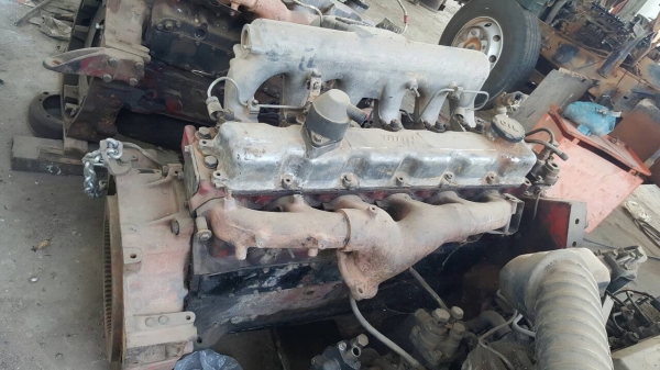 ขาย เครื่องยนต์ HINO EM100 220 แรงม้า สตาร์ทติดใช้งานได้ ไม่มีใบคุมเครื่อง