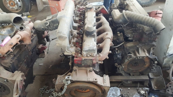 ขาย เครื่องยนต์ HINO EM100 220 แรงม้า สตาร์ทติดใช้งานได้ ไม่มีใบคุมเครื่อง