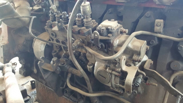 ขาย เครื่องยนต์ HINO EM100 220 แรงม้า สตาร์ทติดใช้งานได้ ไม่มีใบคุมเครื่อง