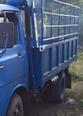 ISUZU ELF 74 HP รถหกล้อบรรทุก กระบะคอกเหล็กความยาว 3.20 เมตรสภาพดีพร้อมใช้งานได้เลยครับ เครื่องยนต์กำลังแรงดีมาก ภายในเก๋งคอนโซลอยู่ครบ พวงมาลัยธรรมดา ช่วงล่างดีคัชซีไม่ผุไม่บวม เอกสารทะเบียนภาษีครบพร้อมโอน ราคาต่อรองได้ครับ