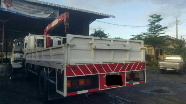 เข้าใหม่ค่ะ รถบรรทุกสิบล้อ Isuzu FTR 240 แรงม้า ติดเครน 4.5 ตัน ปี 56. ใช้งานแค่ 138,+++ กม. สภาพสวย เข้าใหม่ค่ะ รถบรรทุกสิบล้อ Isuzu FTR 240 แรงม้า ติดเครน 4.5 ตัน ปี 56. ใช้งานแค่ 138,+++ กม. สภาพสวย
