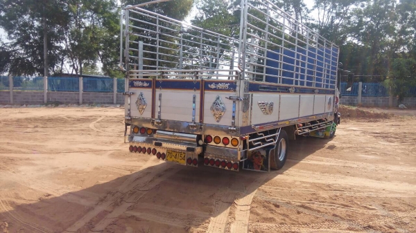 ISUZU FRR210แรงม้า ยาว6.50 รถสวยเดิมมากยางเรเดียน ISUZU FRR210แรงม้า ยาว6.50 รถสวยเดิมมากยางเรเดียน