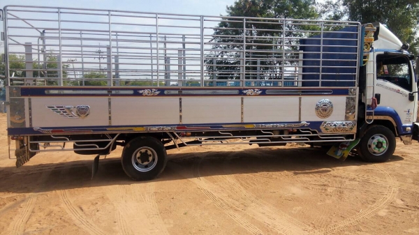 ISUZU FRR210แรงม้า ยาว6.50 รถสวยเดิมมากยางเรเดียน ISUZU FRR210แรงม้า ยาว6.50 รถสวยเดิมมากยางเรเดียน