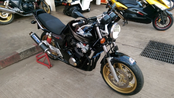 ขายคับ HONDA CB400 TECH3 ปี2005 กญแจชิฟ สีสวย ท่อแต่ง ไฟตาเพชร แฮนด์บาร์ กันล้ม กระจกแต่ง อินวอยส์ สรรพสามิตร ราคา 97500 บาท ส่งได้ทั่วไทยคับ สนใจติดต่อ 081-0578282 FACEBOOK ชาญณรงค์ ป๊อป ชัยอมฤต ไอดีไลน์ POPBIGBIKESAKON คับ สนใจรถสวย ถูก ดี ต้อง POP BIGB