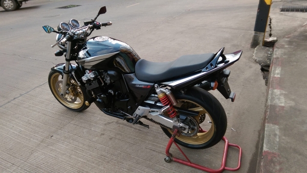 ขายคับ HONDA CB400 TECH3 ปี2005 กญแจชิฟ สีสวย ท่อแต่ง ไฟตาเพชร แฮนด์บาร์ กันล้ม กระจกแต่ง อินวอยส์ สรรพสามิตร ราคา 97500 บาท ส่งได้ทั่วไทยคับ สนใจติดต่อ 081-0578282 FACEBOOK ชาญณรงค์ ป๊อป ชัยอมฤต ไอดีไลน์ POPBIGBIKESAKON คับ สนใจรถสวย ถูก ดี ต้อง POP BIGB