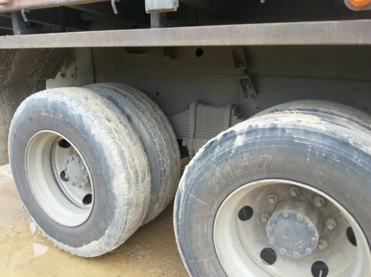 ขายรถ 10 ล้อ อีซูซุพ่วงแม่ลูก 3 คาน 360 แรง ปี 56 สภาพเดิมดี คัสซีสวย จัดแนนท์ได้ครับ สนใจติดต่อได้ที่ 081-9420141 , 081-5715326 ขายรถ 10 ล้อ อีซูซุพ่วงแม่ลูก 3 คาน 360 แรง ปี 56 สภาพเดิมดี คัสซีสวย จัดแนนท์ได้ครับ สนใจติดต่อได้ที่ 081-9420141 , 081-5715326