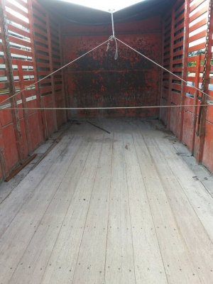 รถฮีโน่ 10 ล้อ ( ไม่ดั้ม )  FM1M  220 แรงม้า. ปี 48.   สนใจติดต่อ  081 - 6079515