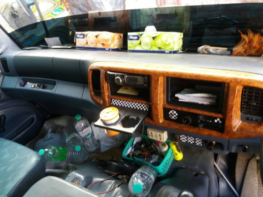 รถฮีโน่ 10 ล้อ ( ไม่ดั้ม )  FM1M  220 แรงม้า. ปี 48.   สนใจติดต่อ  081 - 6079515