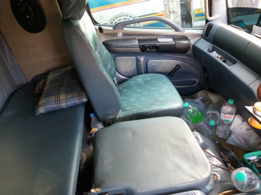 รถฮีโน่ 10 ล้อ ( ไม่ดั้ม )  FM1M  220 แรงม้า. ปี 48.   สนใจติดต่อ  081 - 6079515