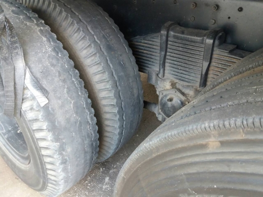 รถฮีโน่ 10 ล้อ ( ไม่ดั้ม )  FM1M  220 แรงม้า. ปี 48.   สนใจติดต่อ  081 - 6079515