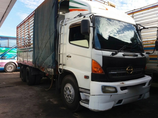 รถฮีโน่ 10 ล้อ ( ไม่ดั้ม )  FM1M  220 แรงม้า. ปี 48.   สนใจติดต่อ  081 - 6079515