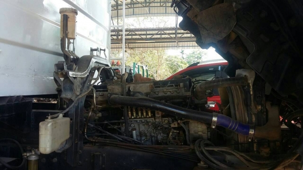 รถอีซุซุ 10 ล้อดั้ม FXZ 270 แรงม้า ปี 47.    สนใจติดต่อ  081 - 6079515