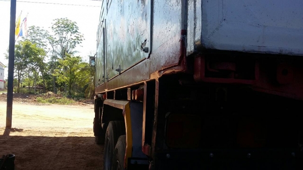 รถอีซุซุ 10 ล้อดั้ม FXZ 270 แรงม้า ปี 47.    สนใจติดต่อ  081 - 6079515