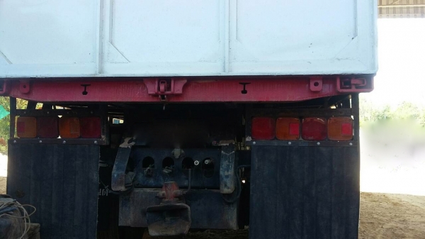 รถอีซุซุ 10 ล้อดั้ม FXZ 270 แรงม้า ปี 47.    สนใจติดต่อ  081 - 6079515