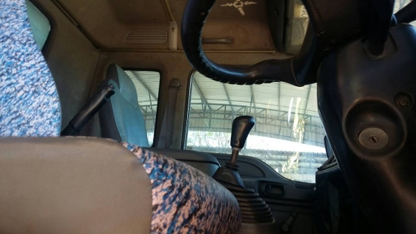 รถอีซุซุ 10 ล้อดั้ม FXZ 270 แรงม้า ปี 47.    สนใจติดต่อ  081 - 6079515